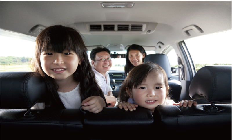株式会社大久保自動車 ルームクリーニング 車に乗る家族の画像